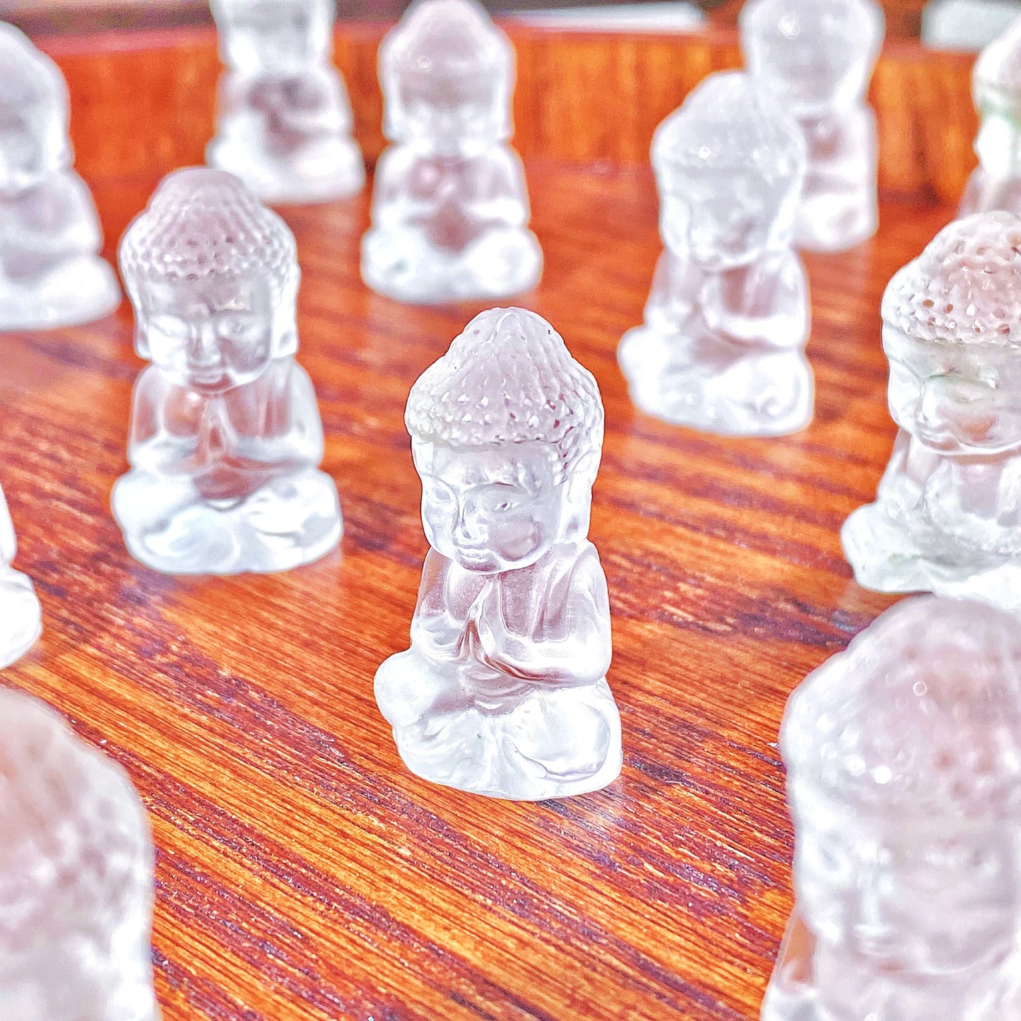 Buda Sentado de Cuarzo Transparente – Talla Artesanal en Cristal Natural | Sanación, Claridad y Paz Interior